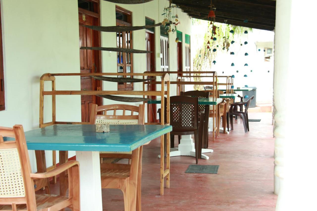 Lobster Inn Trincomalee Exterior photo