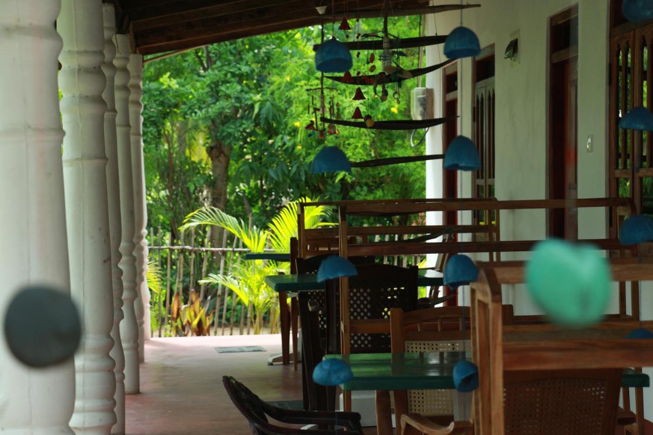 Lobster Inn Trincomalee Exterior photo